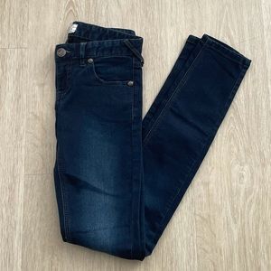 Free People Dark Wash Skinny Jeans Size 25